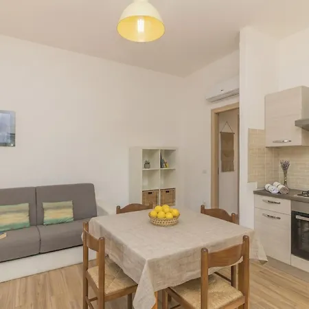 Lampara By Interhome קאפו טסטה